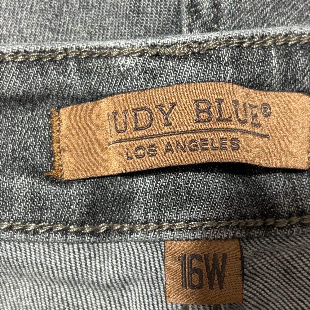Judy Blue Jeans 16W Black Slim Fit Distressed 25” inseam 38” waistband to hem - Picture 6 of 9